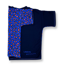 Load image into Gallery viewer, BIO Wende-Shirt LEO BLUE/ORANGE - Morro do Papagaio
